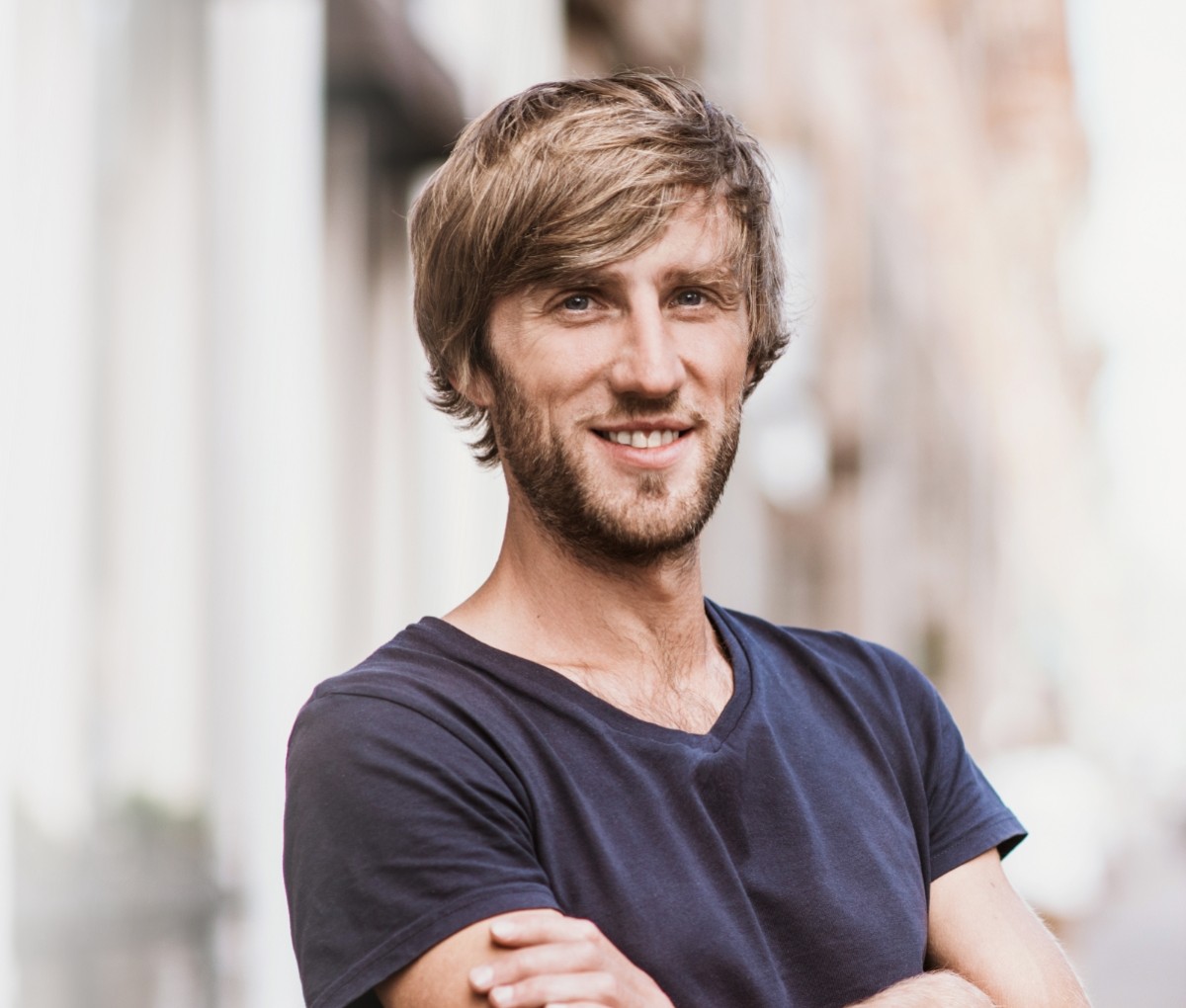 Léo qui me récite sa poésie, même dans le brouhaha de la classe